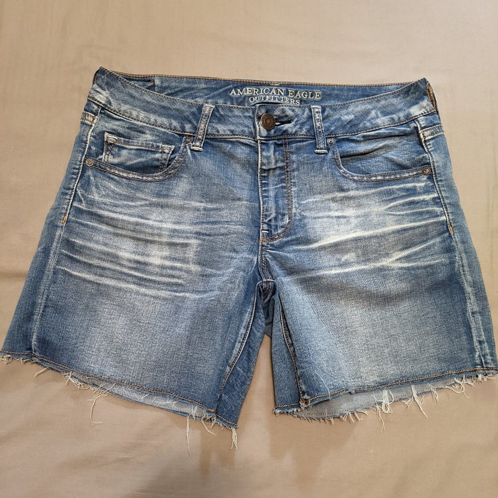 American Eagle Midi Short Size 12 Acid Wash Medium Wash Super Super Stretch